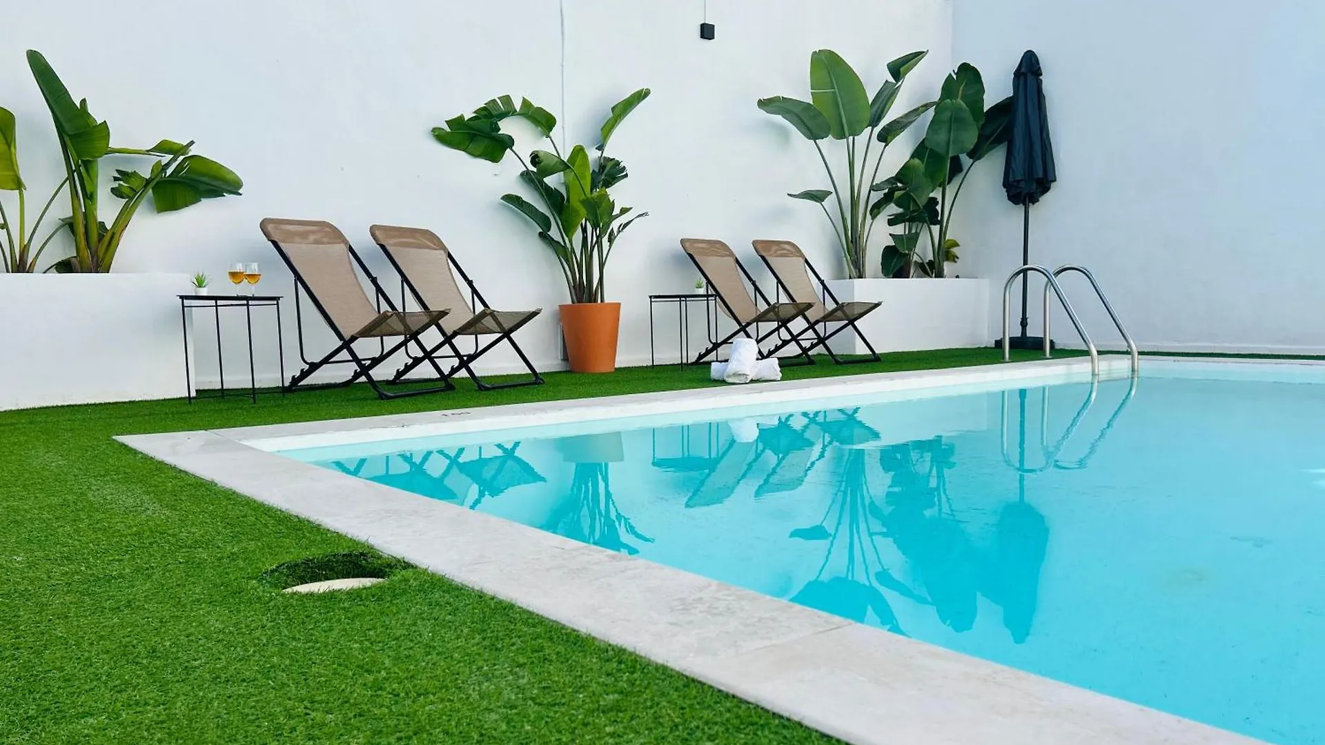 Apartamento Plaza contacts